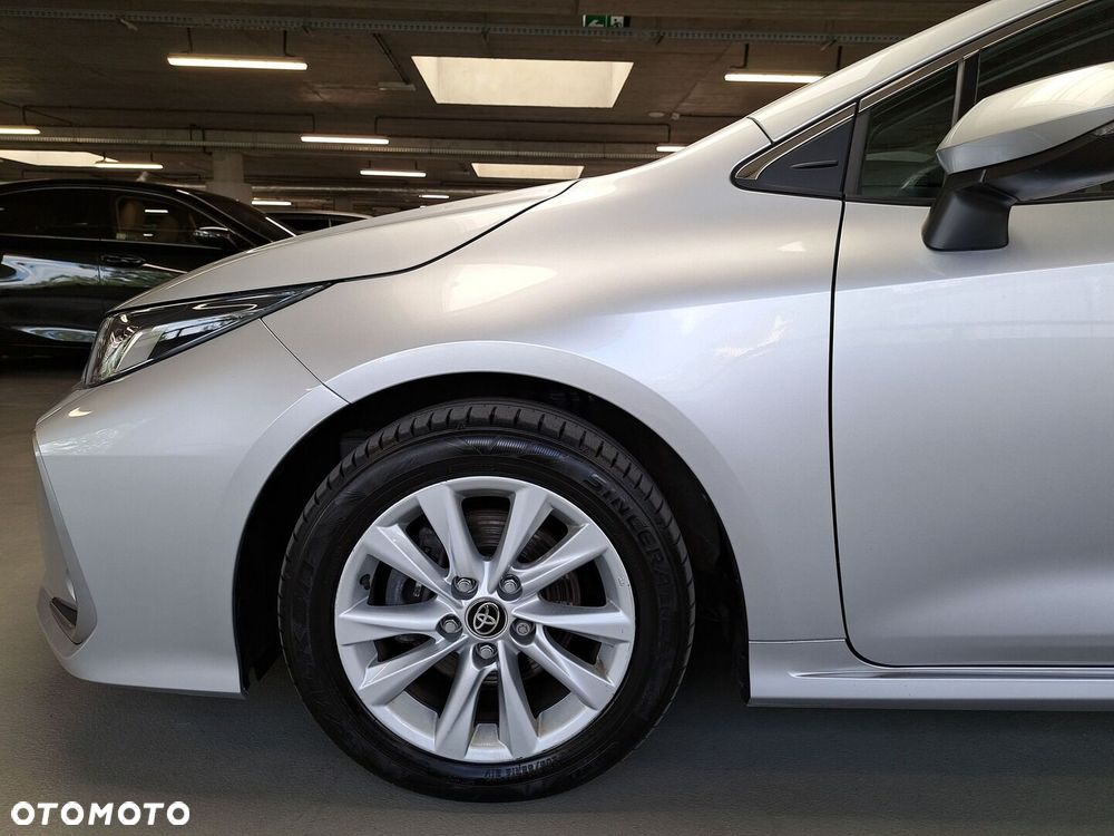 Toyota Corolla 1.8 Hybrid Comfort - 39