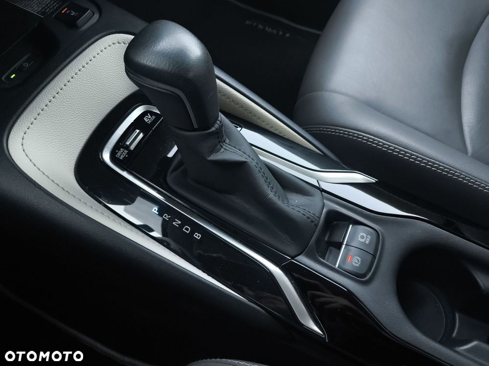 Toyota Corolla 1.8 Hybrid Executive - 24