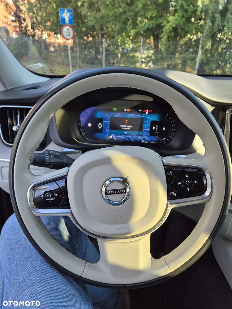 Volvo XC 60 B4 B Plus Dark - 12