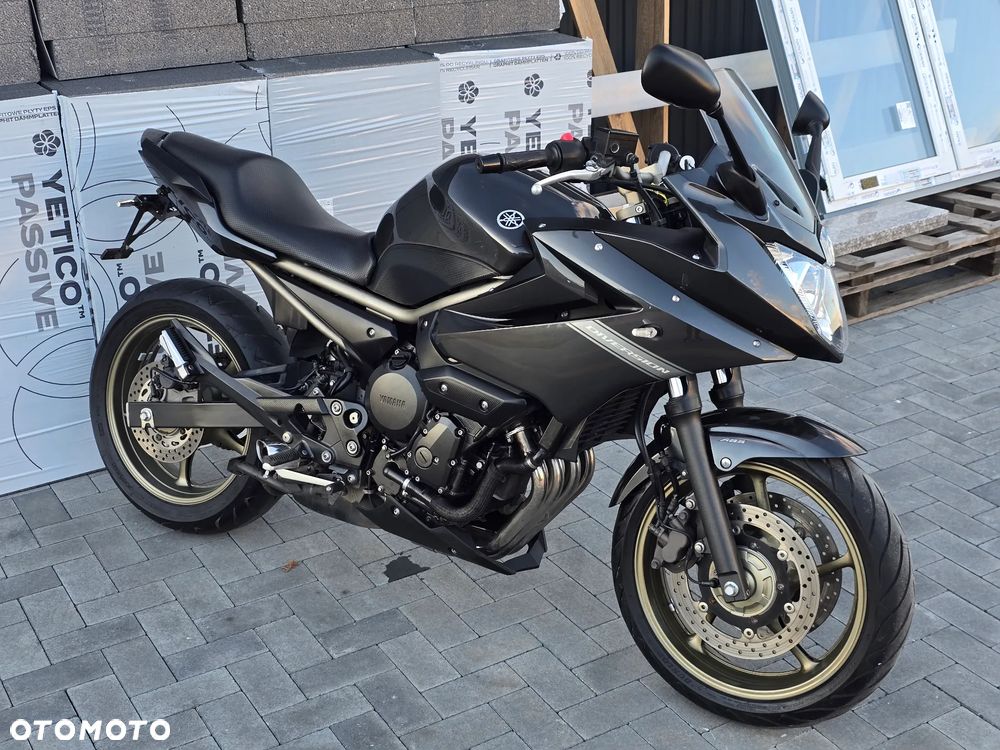 Yamaha XJ - 9