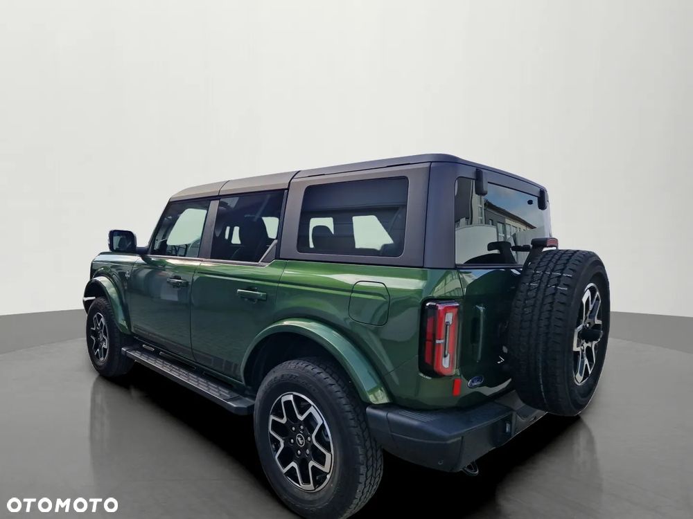Ford Bronco - 8