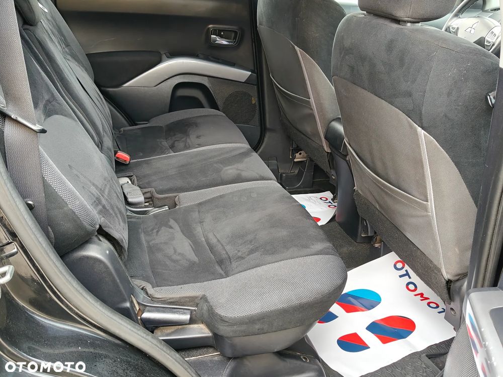 Mitsubishi Outlander 2.0 DI-D 4WD Intense - 17