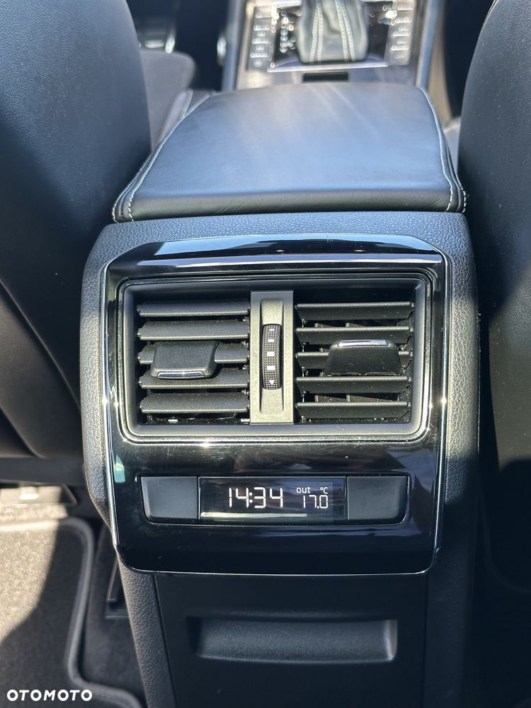 Skoda Superb 2.0 TDI SCR 4x4 Sportline DSG - 14