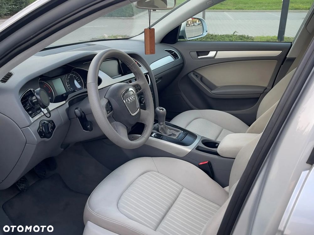 Audi A4 Avant - 10