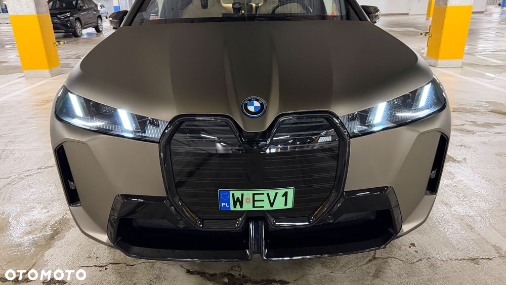 BMW iX M60 111.5kWh Signature - 8