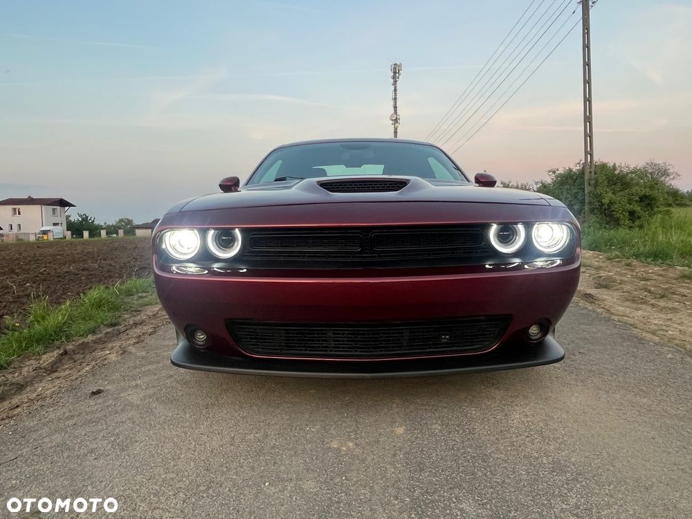 Dodge Challenger - 9
