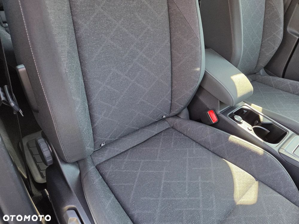 Volkswagen Golf - 28