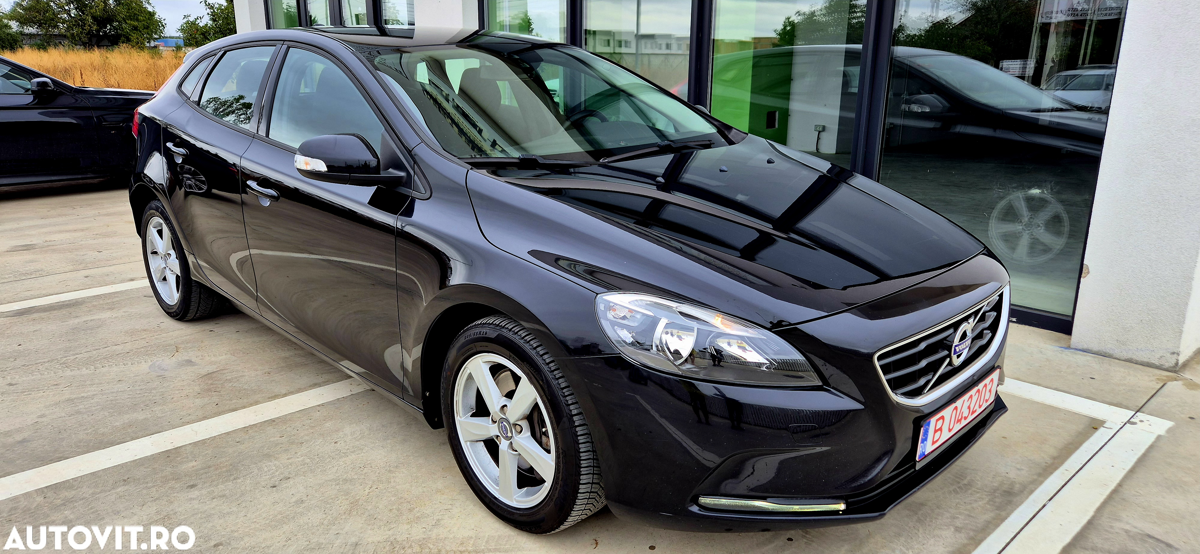 Volvo V40 D4 Momentum - 4