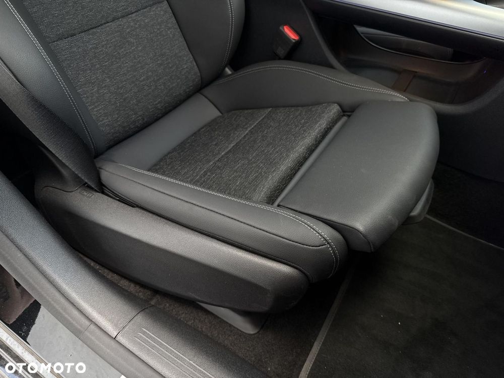 Mercedes-Benz CLA 200 mHEV 8G-DCT - 23