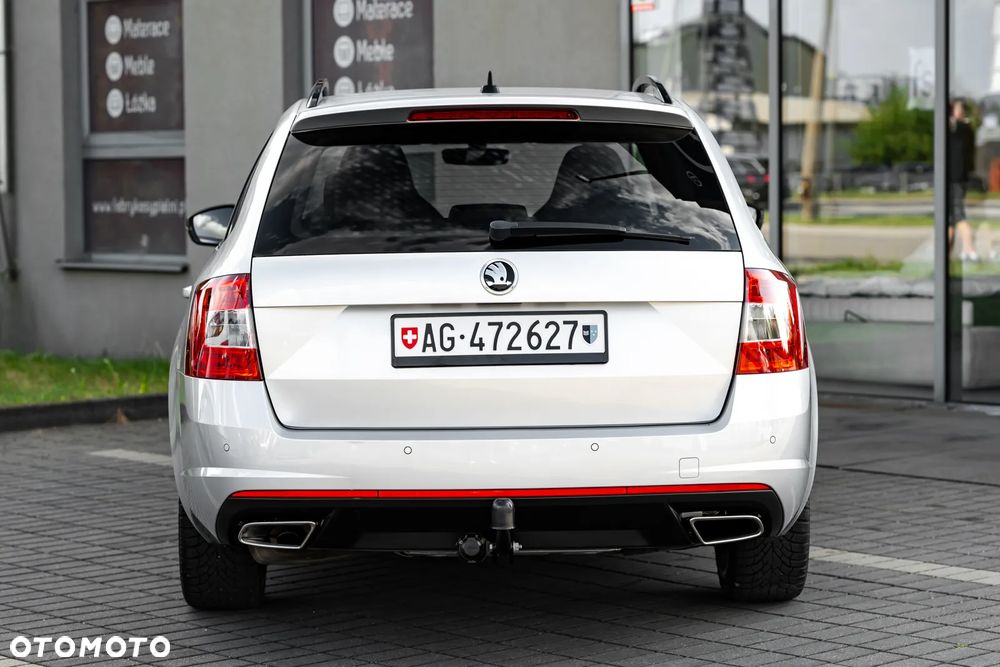 Skoda Octavia 2.0 TDI DSG RS - 11