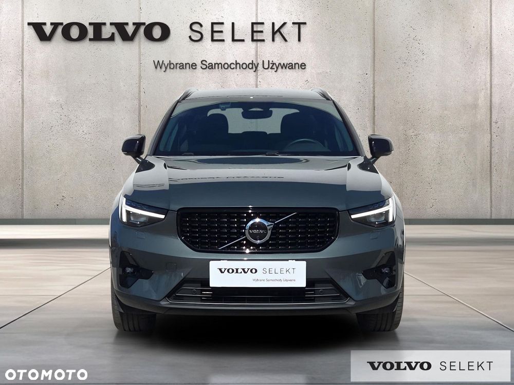 Volvo XC 40 B4 Plus Dark - 8
