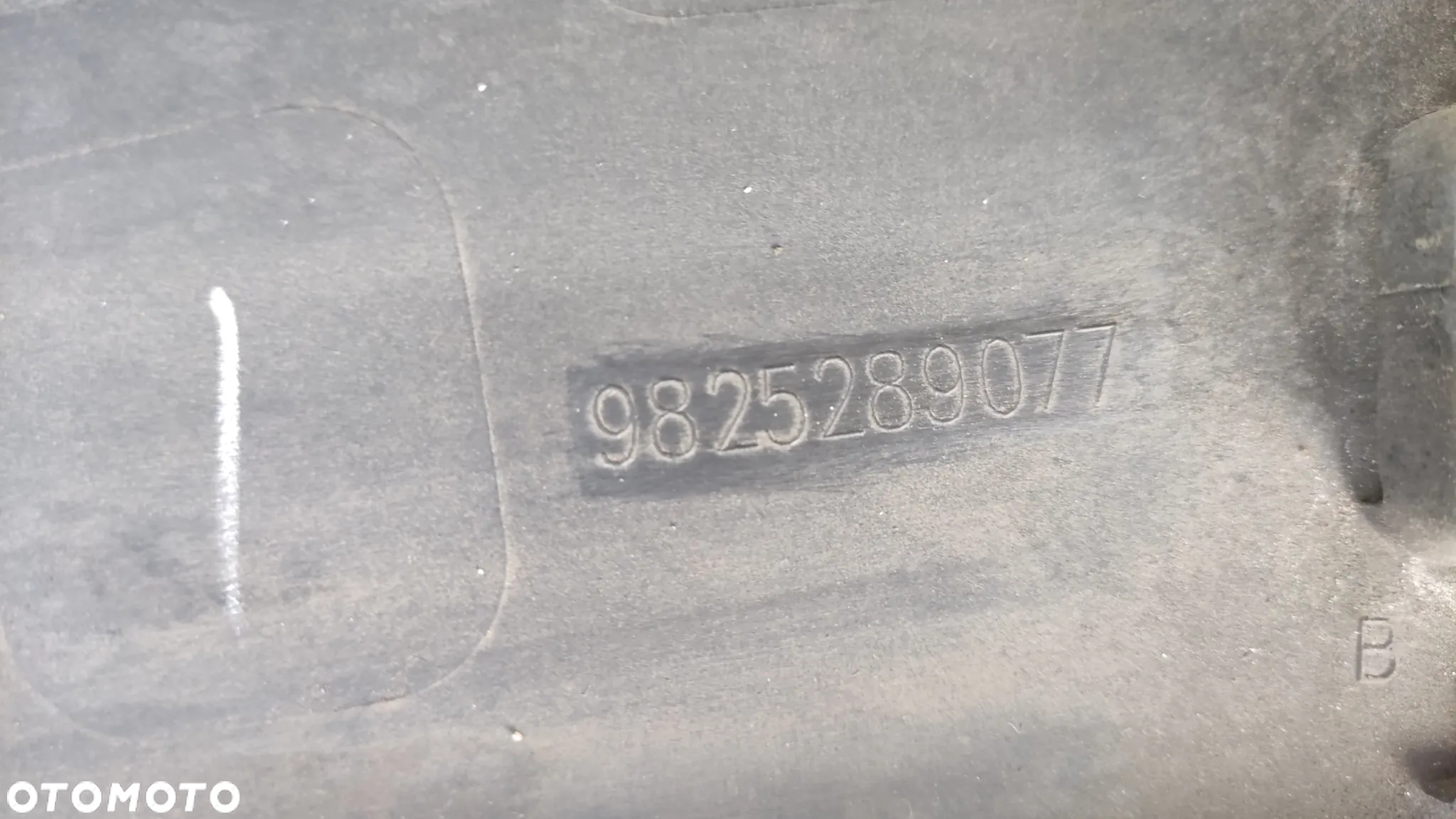 Nakładki na błotniki tylne Peugeot 3008 II GT komplet 9825289077 9825289177 - 2