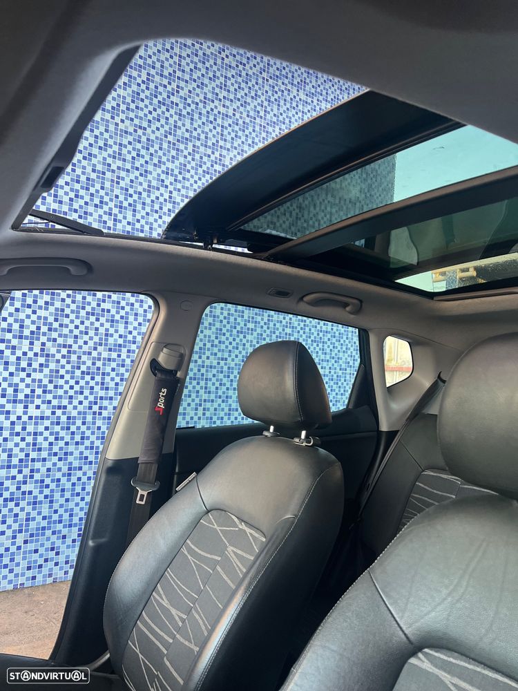 Kia Venga 1.4 CRDi TX ISG - 5