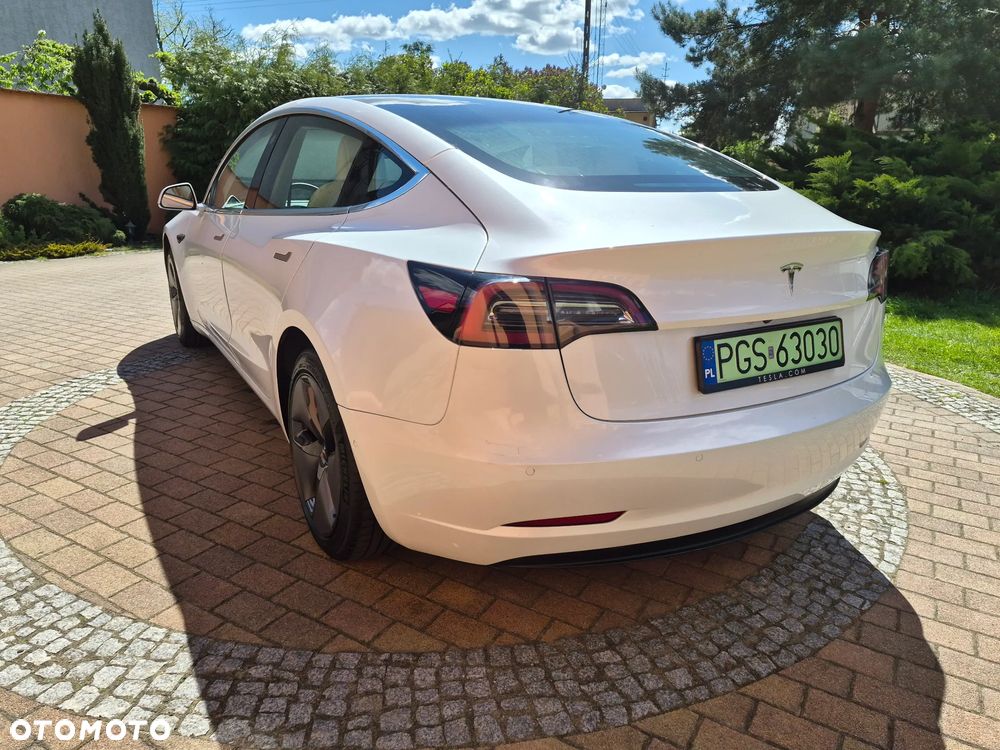 Tesla Model 3 - 7