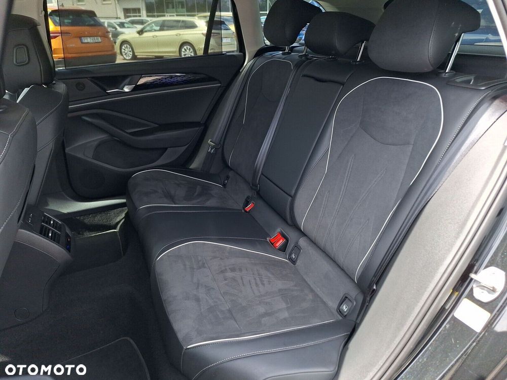 Volkswagen Passat - 13