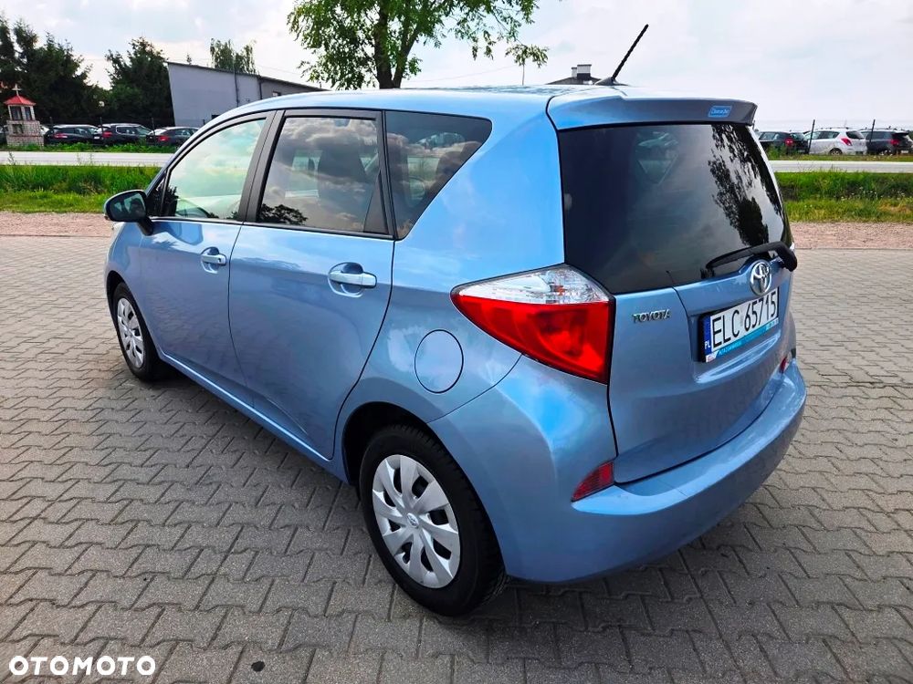 Toyota Verso S 1.33 Premium - 11