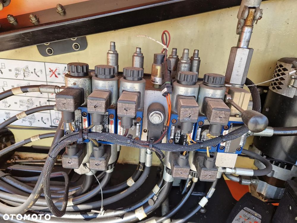 JLG M 600 JP R335 - 11