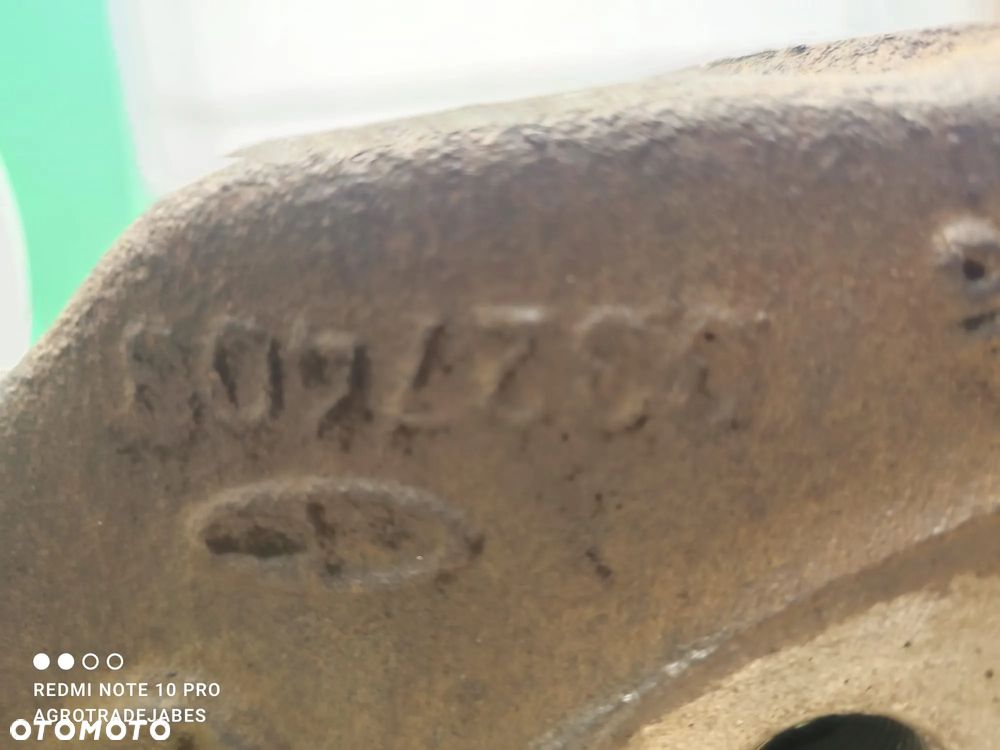 Zwrotnica prawy przód 0327403 JCB FASTRAC 8330 - 6