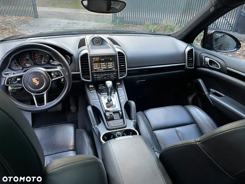 Porsche Cayenne Platinum Edition - 26