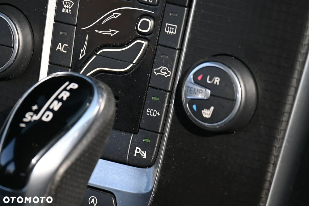 Volvo V40 D2 Geartronic RDesign - 29