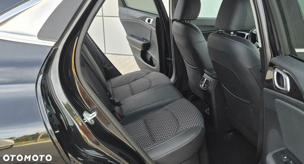 Kia XCeed - 27