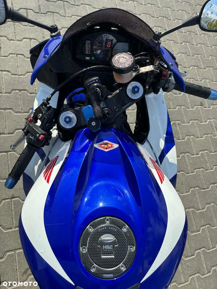 Honda CBR - 11