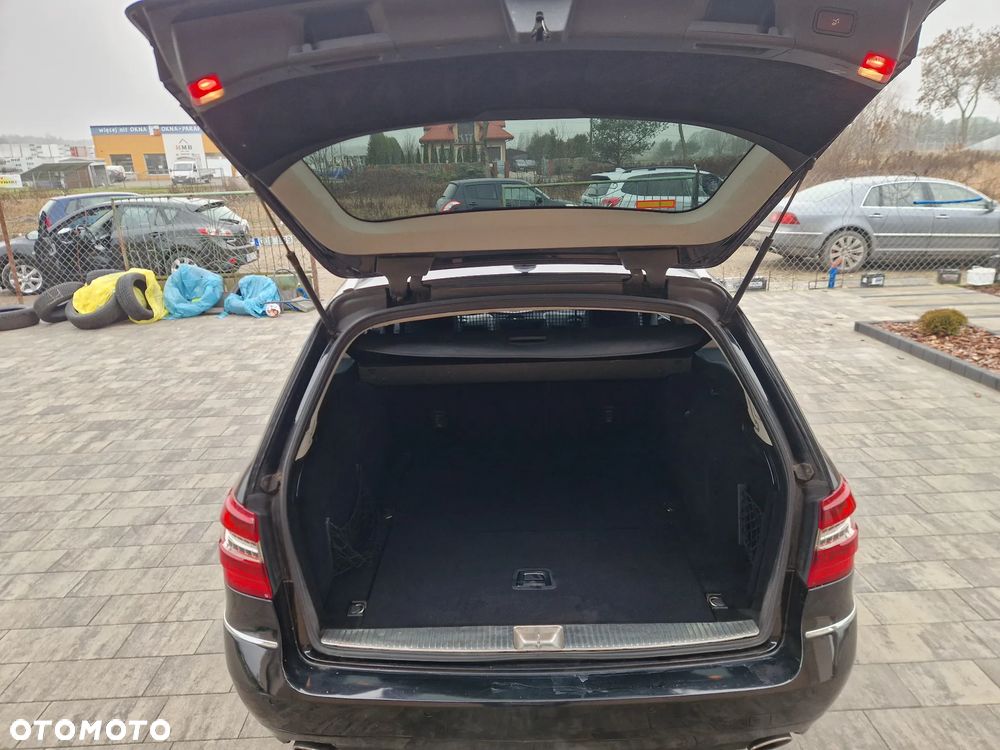 Mercedes-Benz Klasa E 300 BlueTEC 7G-TRONIC Elegance - 14