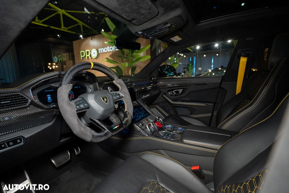 Lamborghini URUS - 13