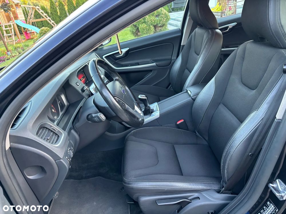 Volvo V60 D4 Drive-E Momentum - 5
