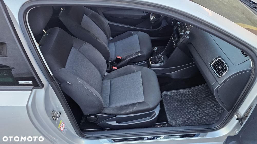 Volkswagen Polo - 24