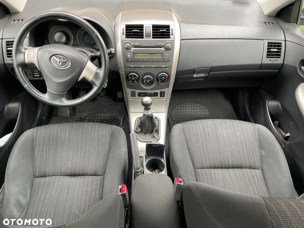 Toyota Corolla 1.6 VVT-i Premium - 11