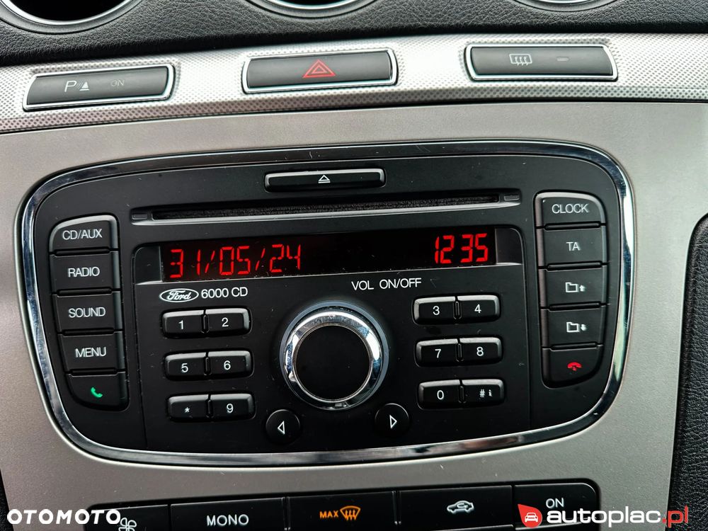 Ford Galaxy - 36
