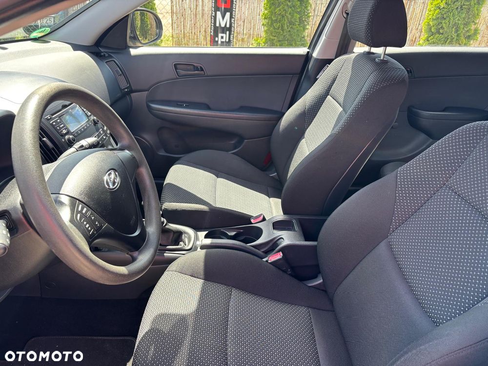 Hyundai i30 1.4 Base - 17