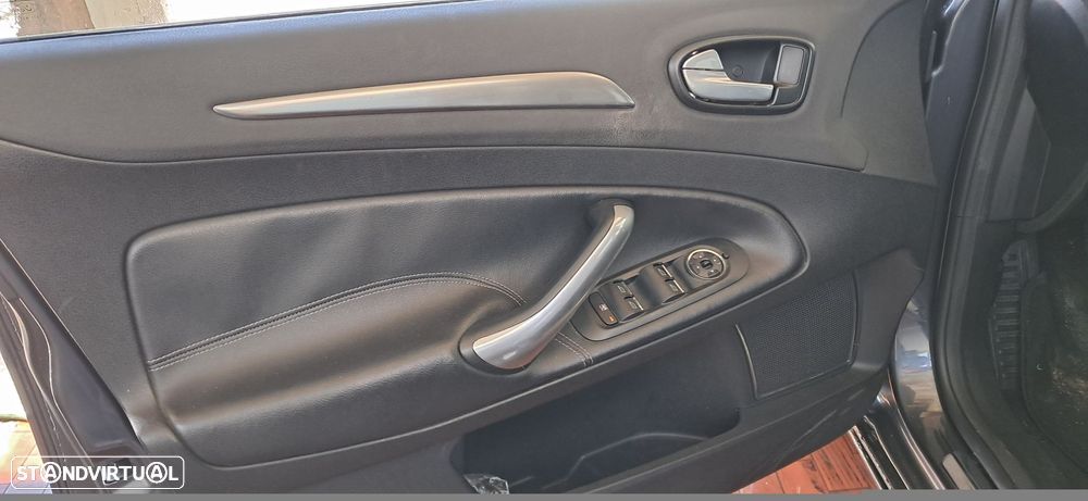 Ford Mondeo 1.8 TDCi 1st Edition - 4