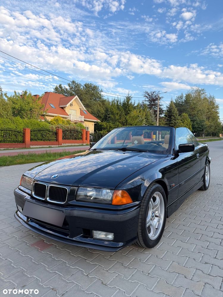 BMW Seria 3 318i - 1