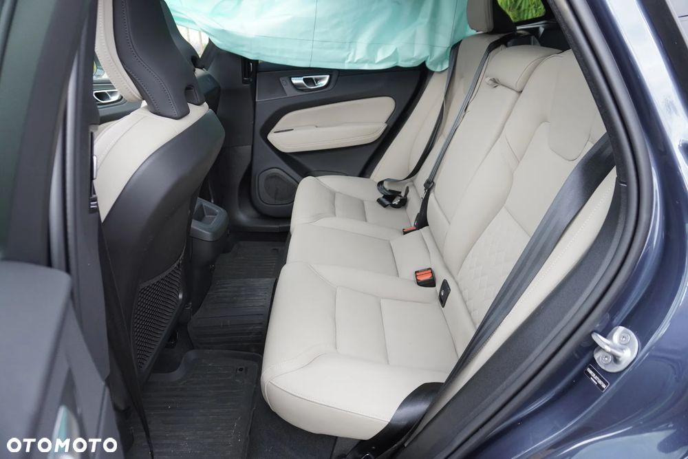 Volvo XC 60 B5 B AWD Plus Dark - 22