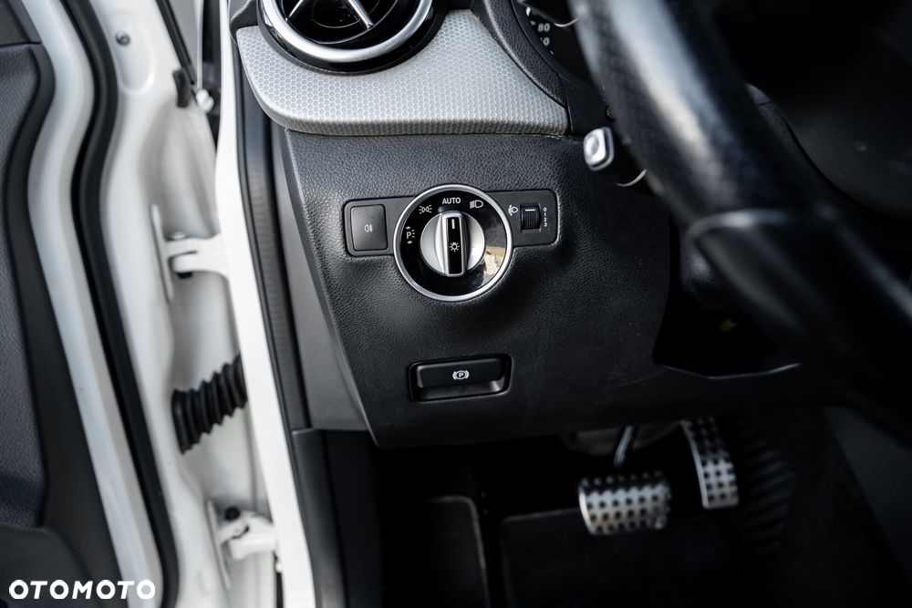 Mercedes-Benz Klasa B 180 7G-DCT - 27