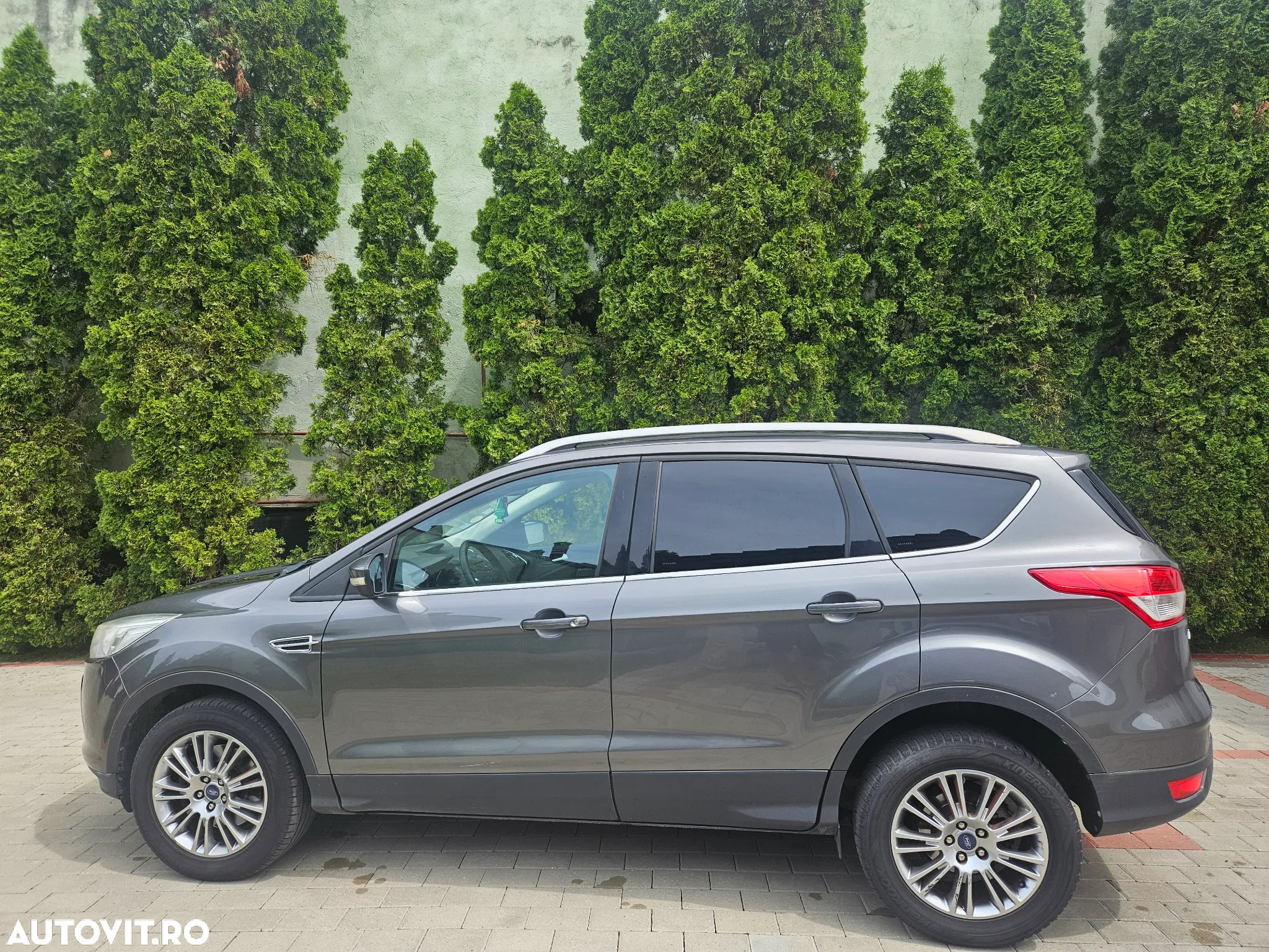 Ford Kuga 2.0 TDCi Powershift 4WD Trend - 4