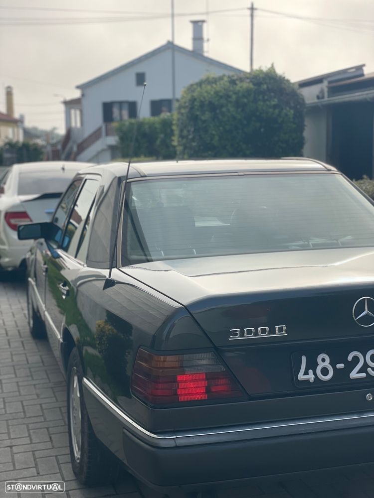 Mercedes-Benz W124 (1984-1997) 300 D Turbo - 8