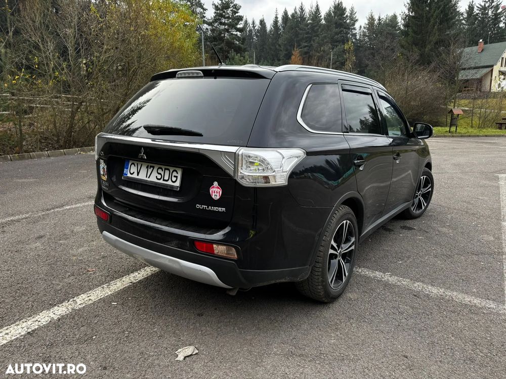 Mitsubishi Outlander 2.2L DI-D 6AT 4WD Intense A03 - 2