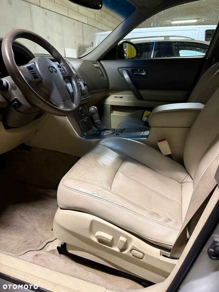 Infiniti FX - 22