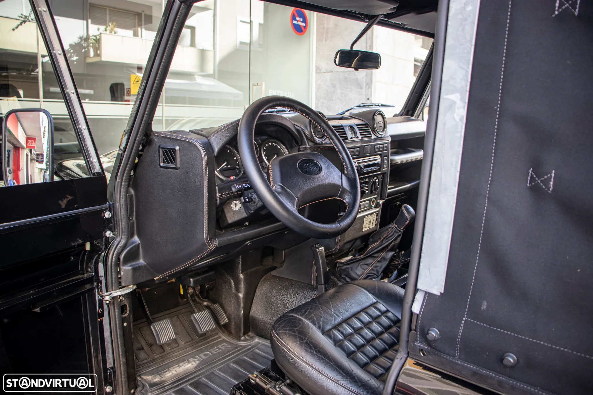 Land Rover Defender 90 SW 2.4 CRD S - 7