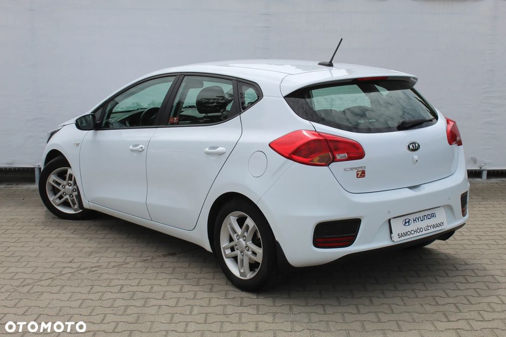 Kia Ceed Cee'd 1.6 GDI Smart Plus - 3