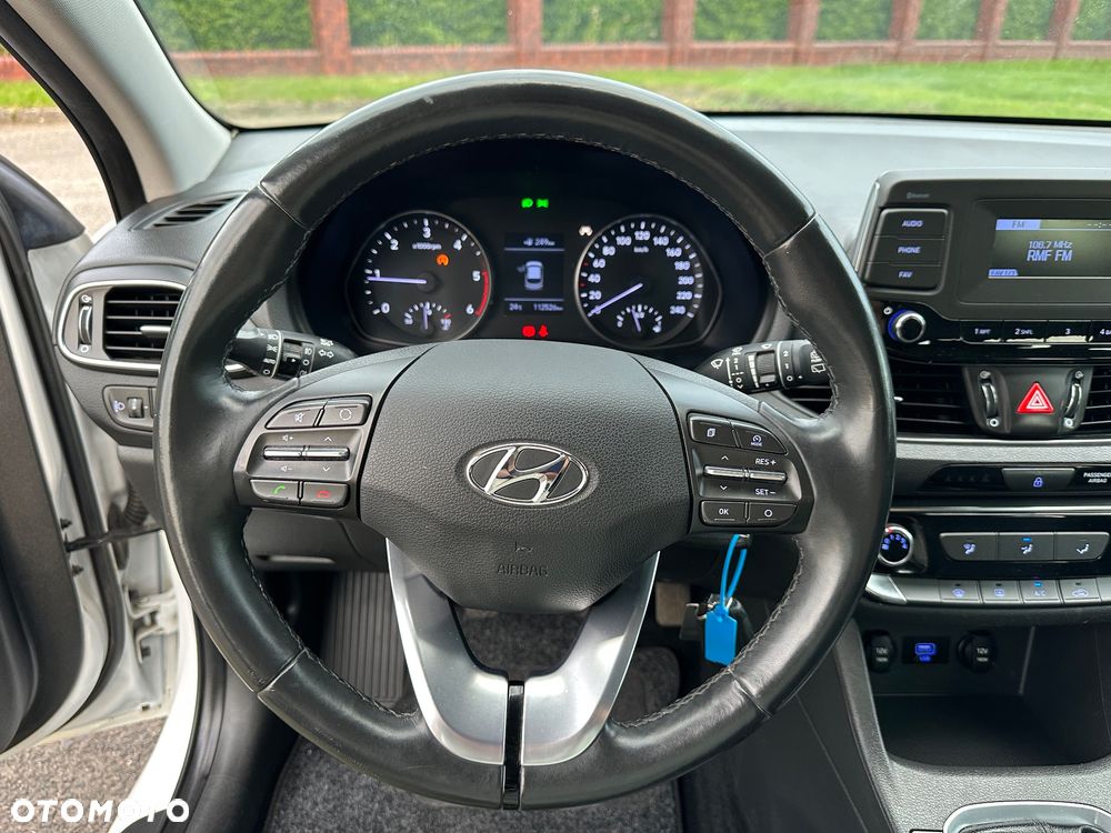 Hyundai i30 1.6 CRDI Intro - 24