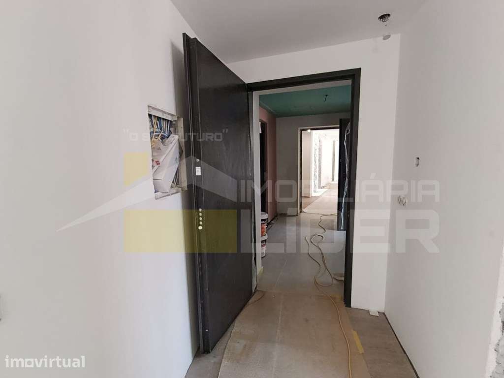 T4 penthouse duplex na Lourinha - Grande imagem: 2/40