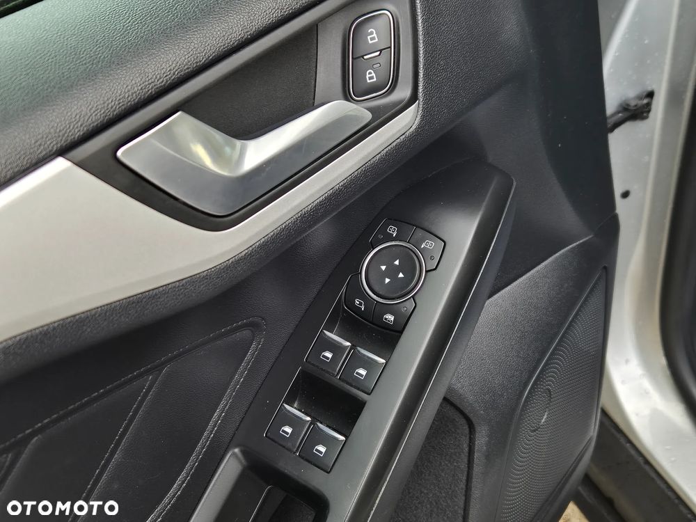 Ford Focus 1.5 EcoBlue Start-Stopp-System TITANIUM DESIGN - 30