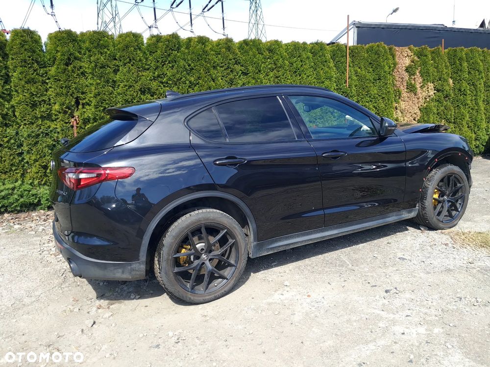 Alfa Romeo Stelvio - 2