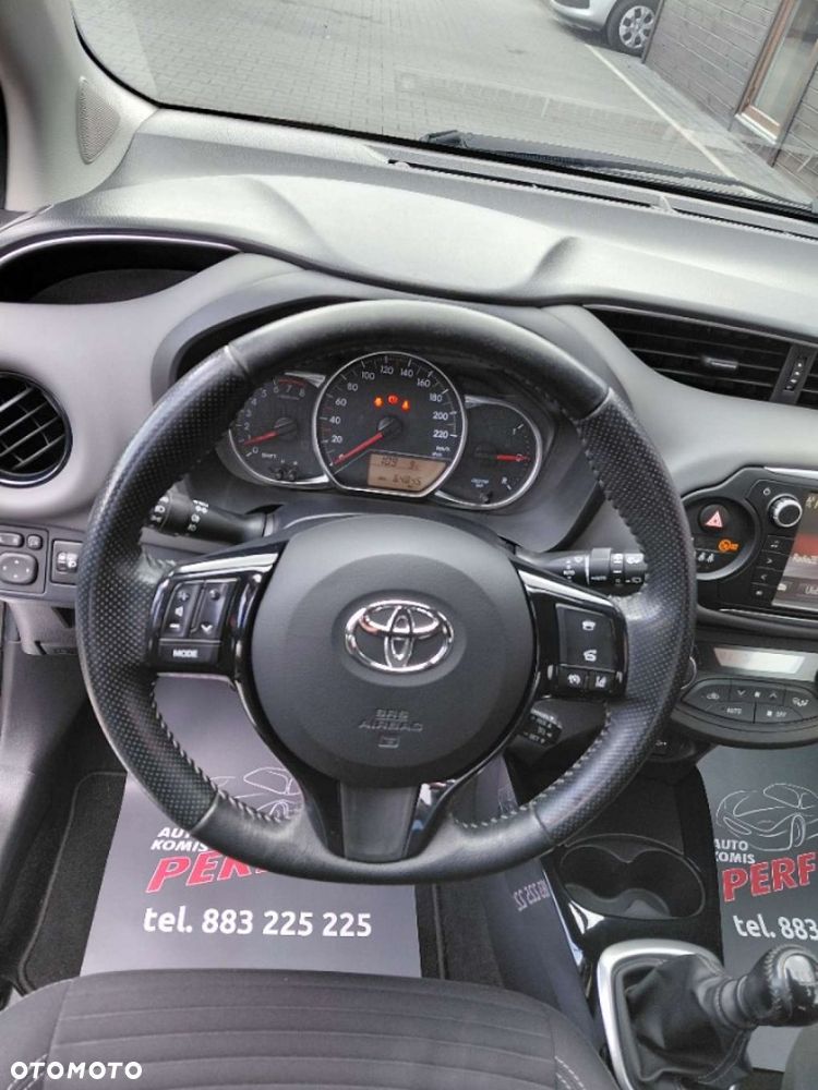 Toyota Yaris - 12