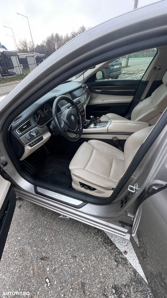 BMW Seria 7 750i Aut. - 6