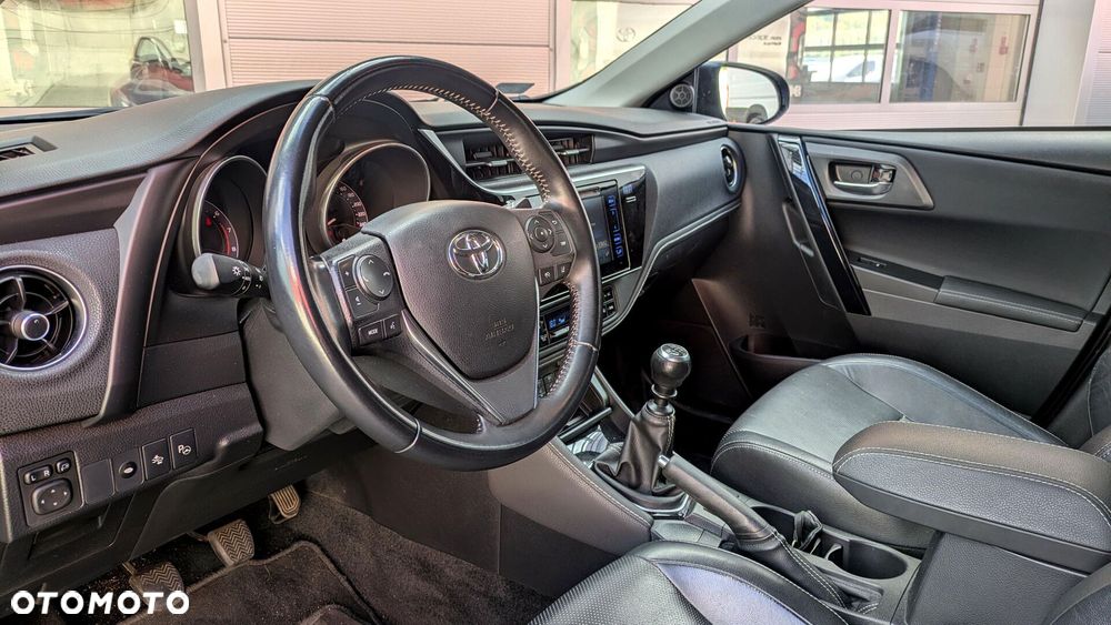 Toyota Auris - 10